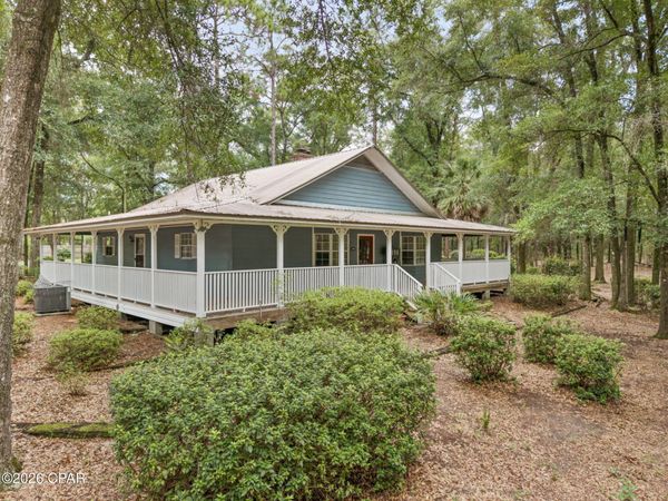 1576 Bass Road , Caryville, FL 32427