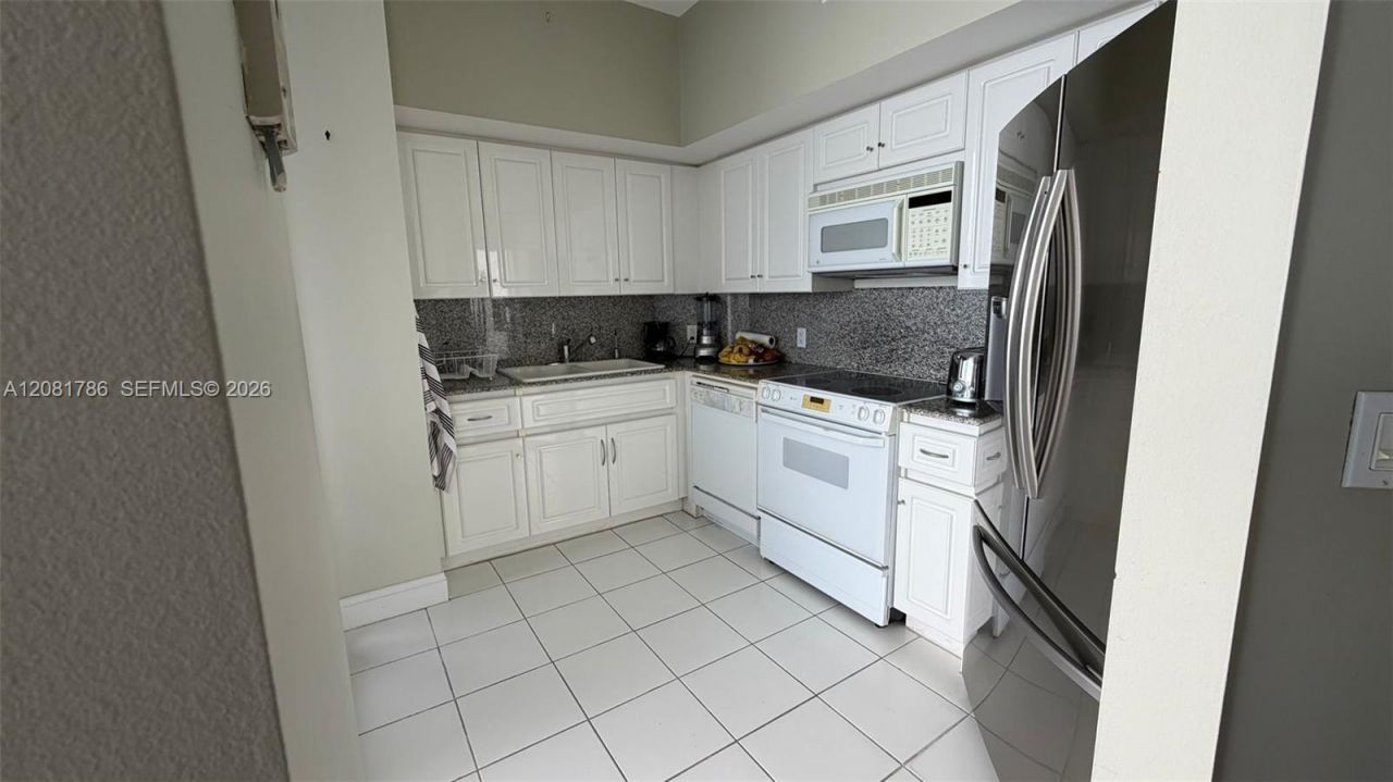 6301 Collins Ave, Unit LPH4, Miami Beach, FL 33141 Photo