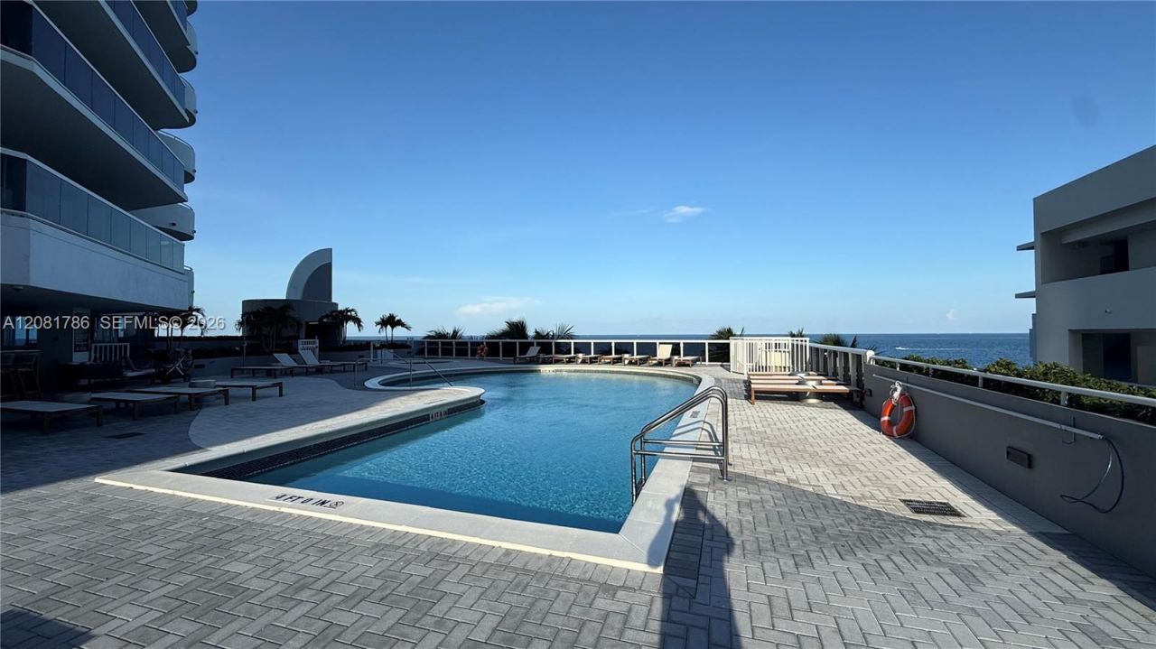 6301 Collins Ave, Unit LPH4, Miami Beach, FL 33141 Photo