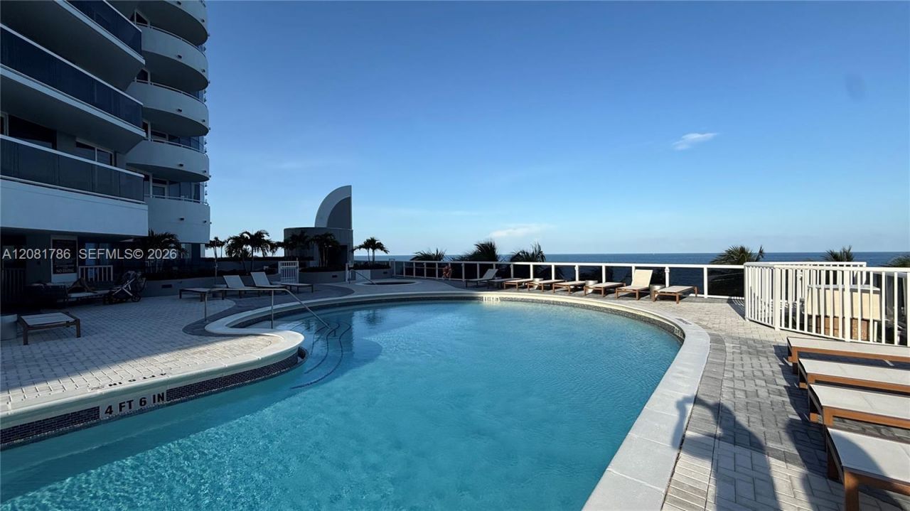 6301 Collins Ave, Unit LPH4, Miami Beach, FL 33141 Photo