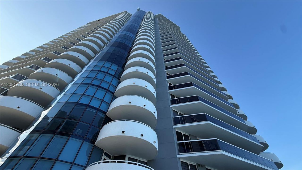 6301 Collins Ave, Unit LPH4, Miami Beach, FL 33141 Photo