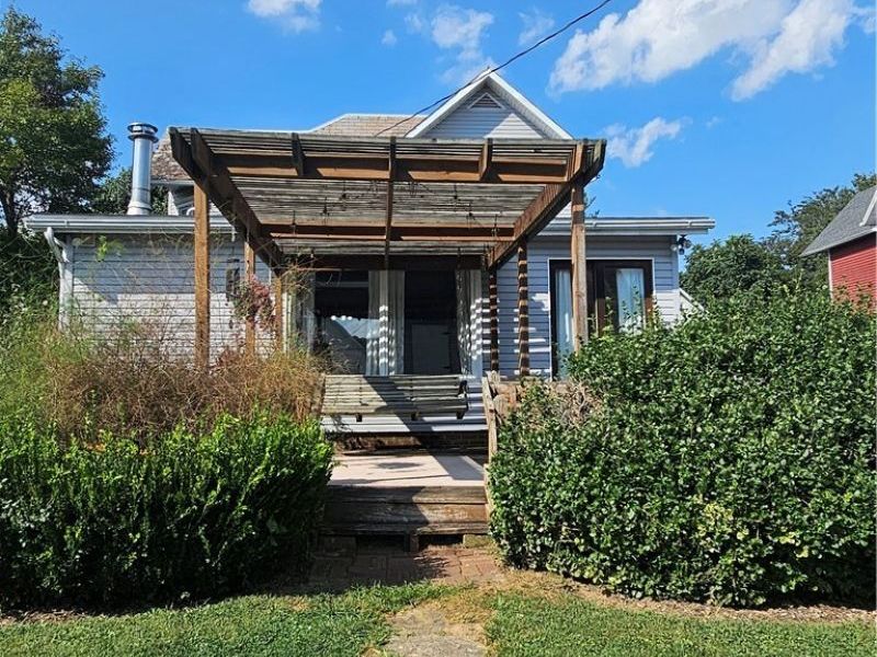 570 E Bell Avenue, McConnelsville, OH 43756 Photo 31