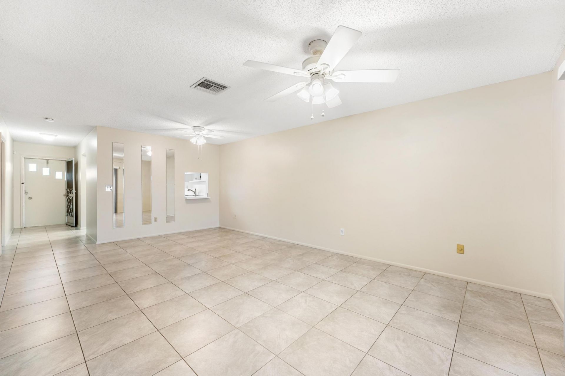 5725 Fernley Drive E, Unit 47, West Palm Beach, FL 33415 Photo