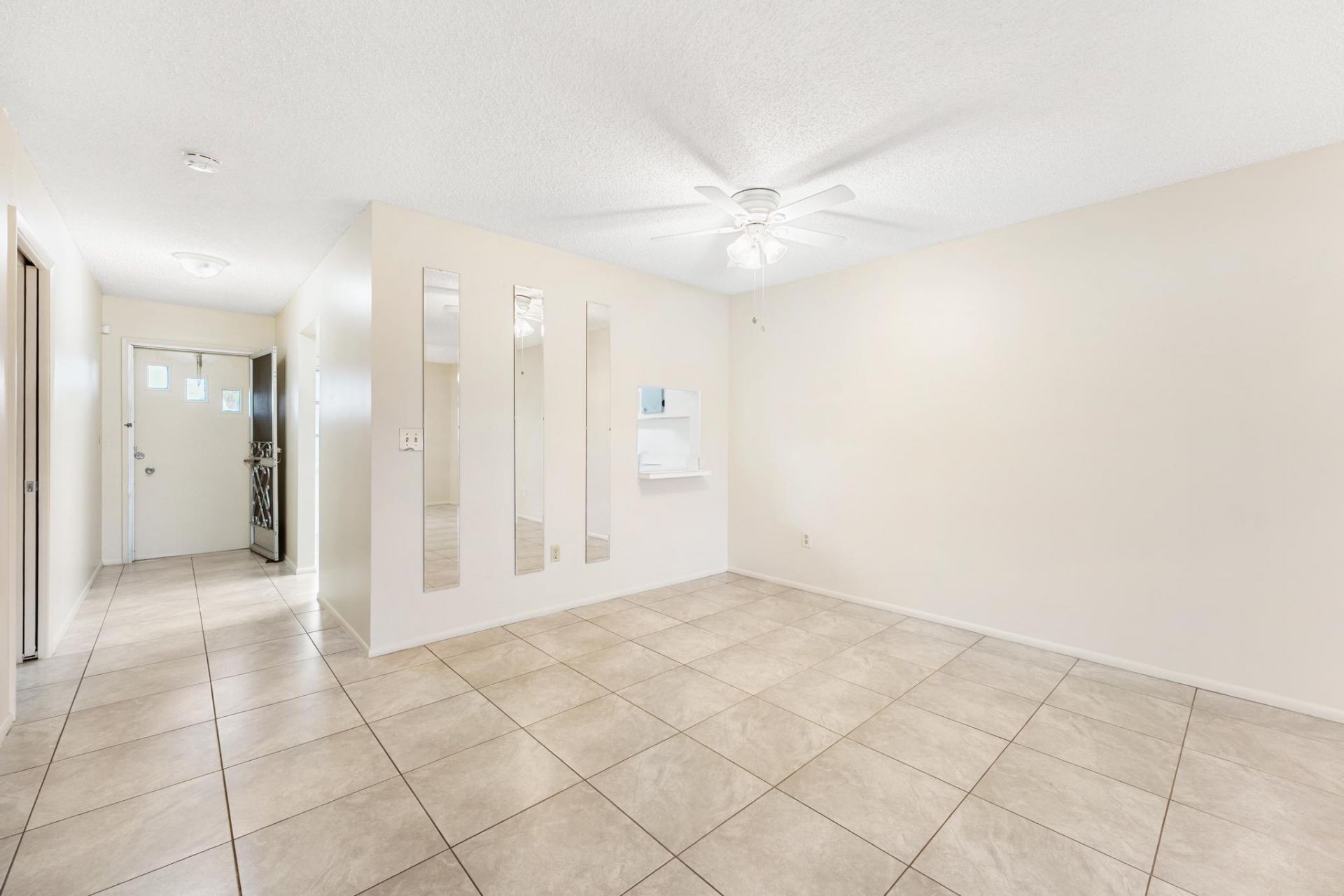 5725 Fernley Drive E, Unit 47, West Palm Beach, FL 33415 Photo