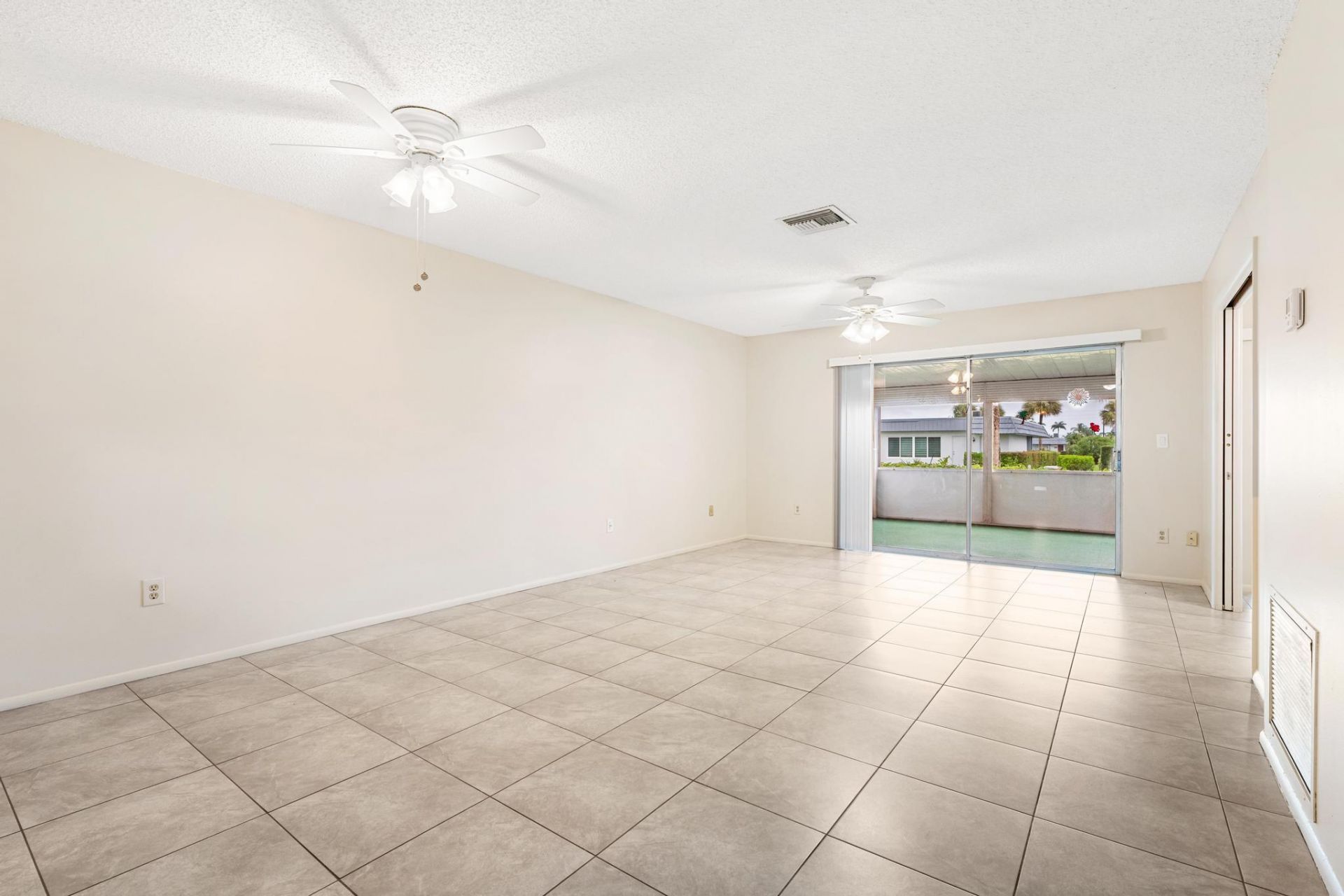 5725 Fernley Drive E, Unit 47, West Palm Beach, FL 33415 Photo
