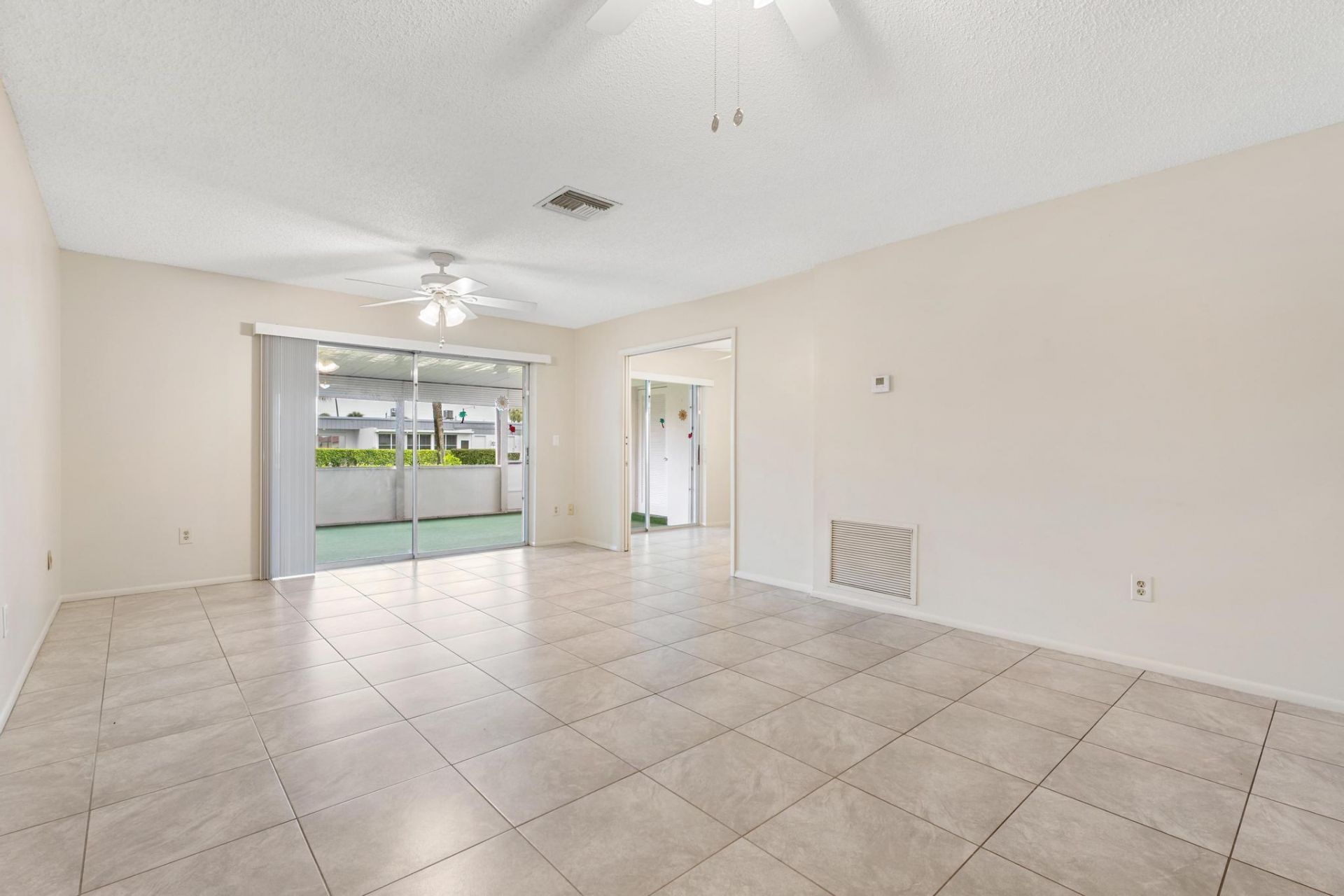 5725 Fernley Drive E, Unit 47, West Palm Beach, FL 33415 Photo