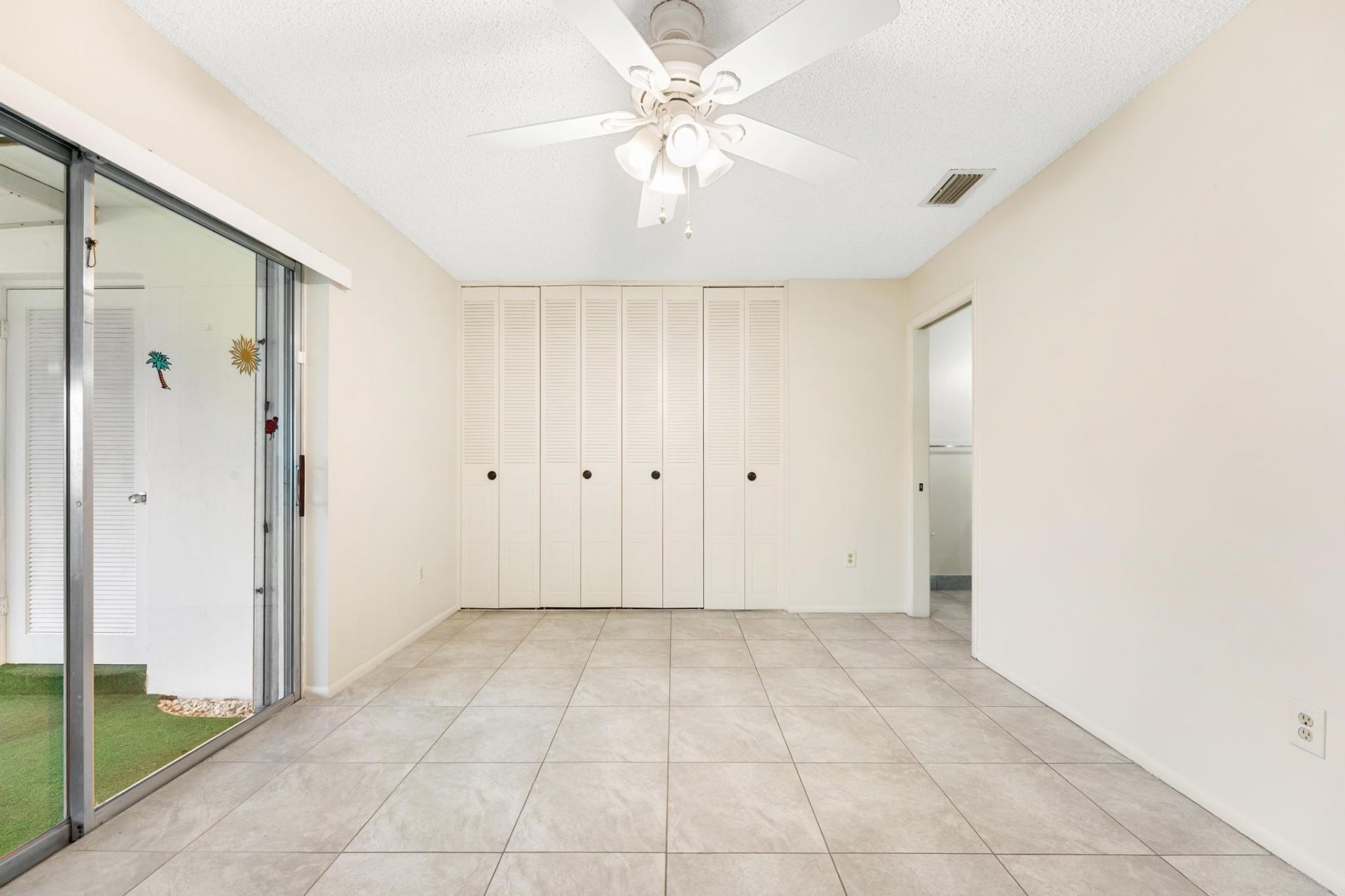 5725 Fernley Drive E, Unit 47, West Palm Beach, FL 33415 Photo