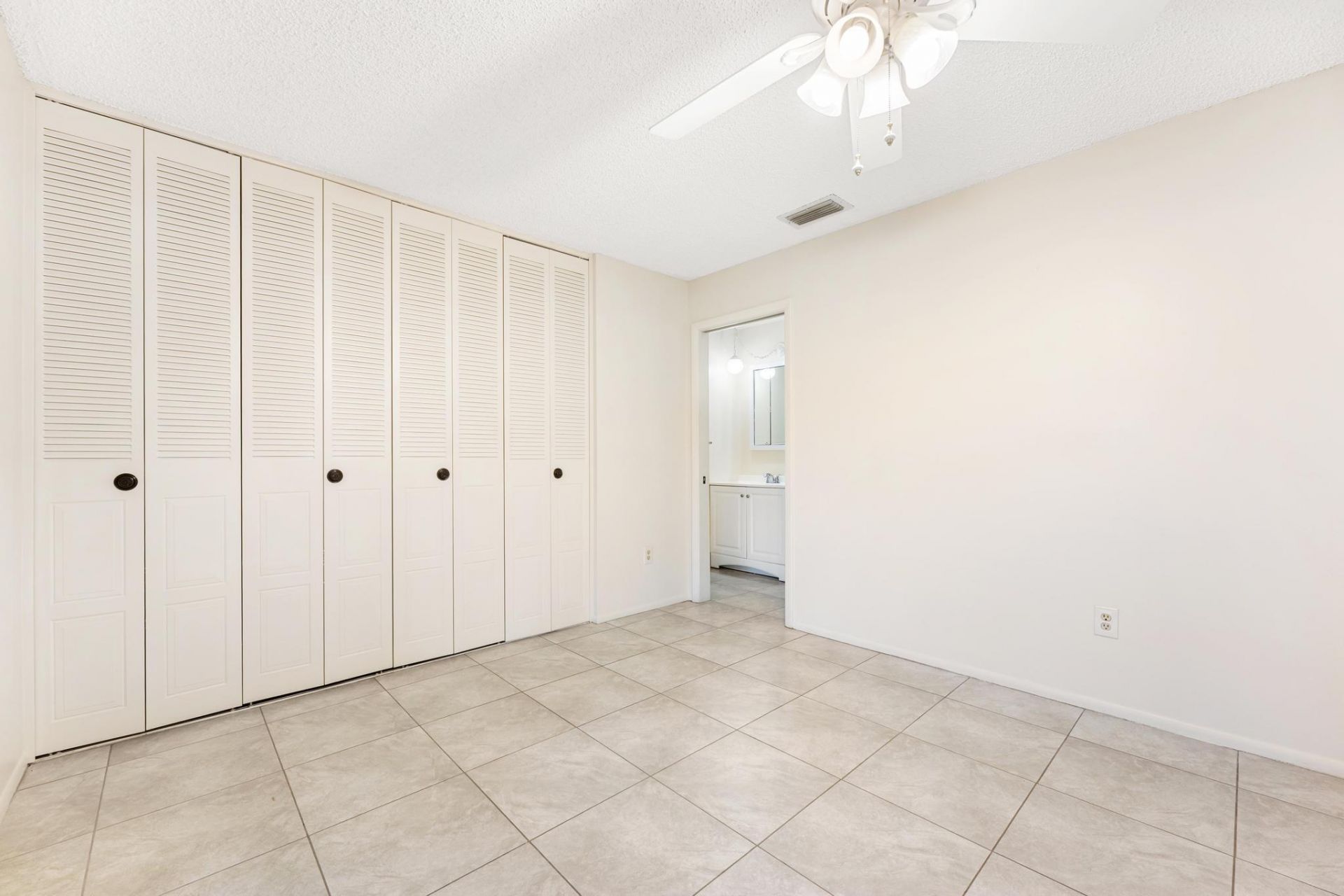 5725 Fernley Drive E, Unit 47, West Palm Beach, FL 33415 Photo