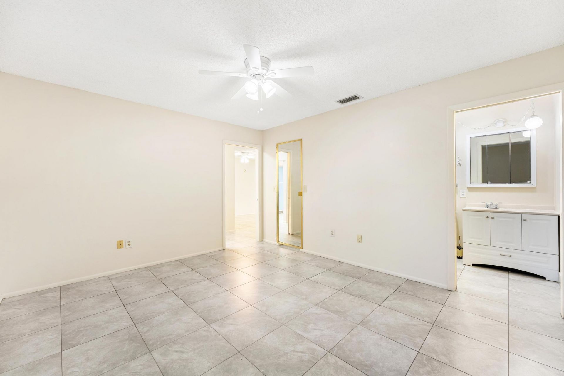 5725 Fernley Drive E, Unit 47, West Palm Beach, FL 33415 Photo