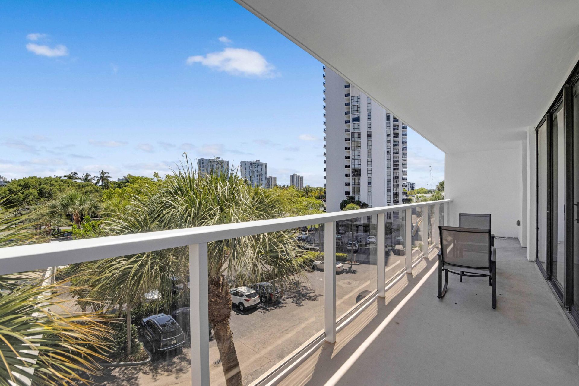 3701 N Country Club Drive, Unit 404, Aventura, FL 33180 Photo