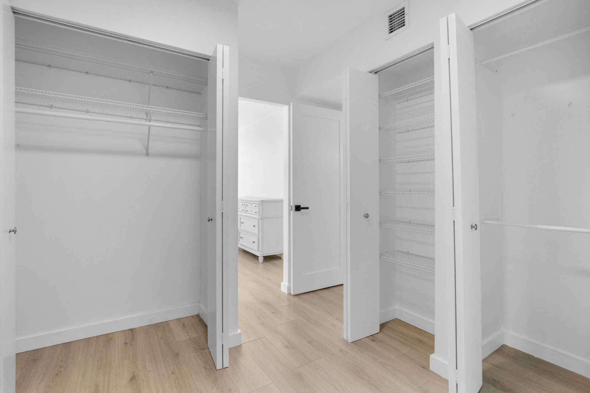 3701 N Country Club Drive, Unit 404, Aventura, FL 33180 Photo