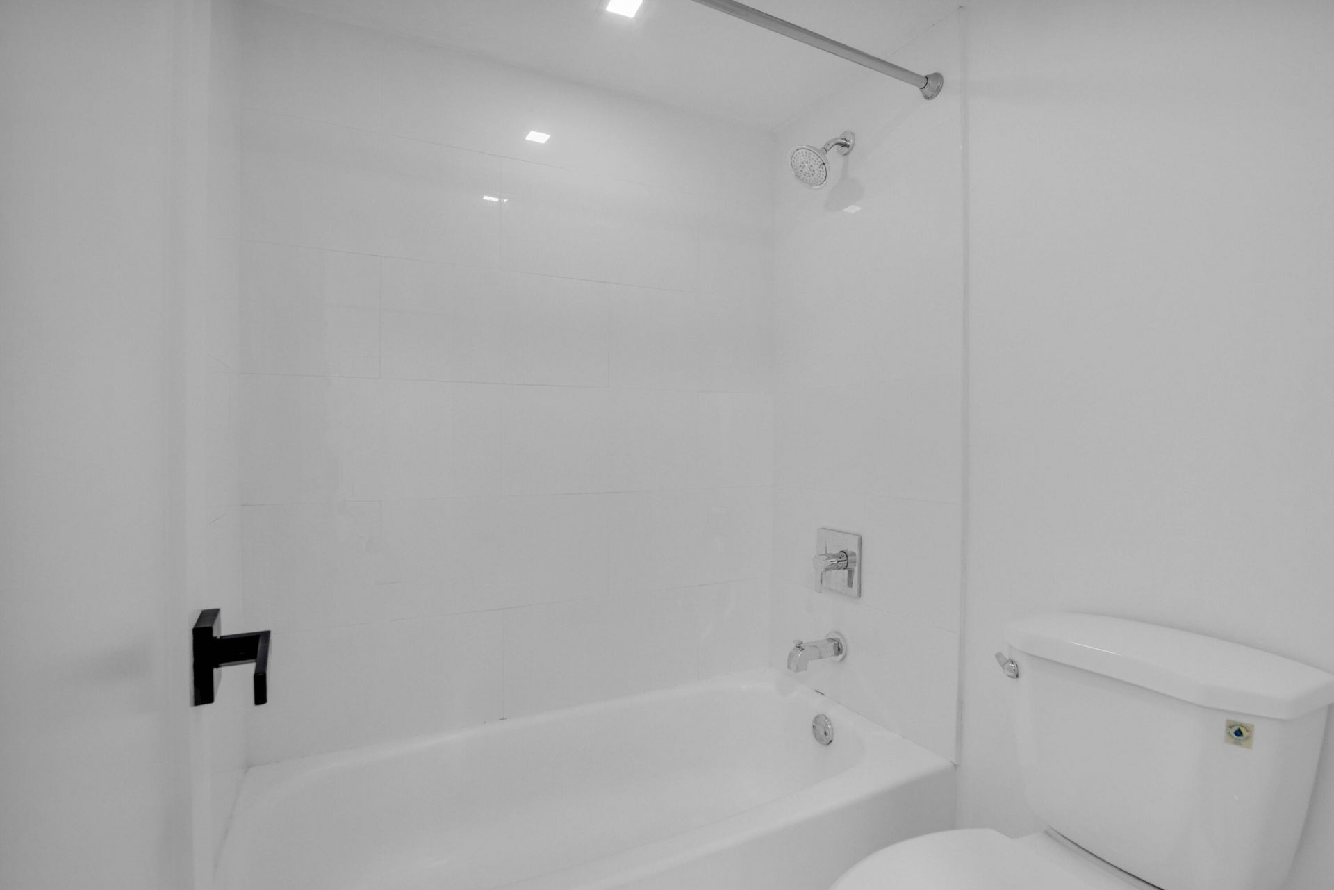 3701 N Country Club Drive, Unit 404, Aventura, FL 33180 Photo