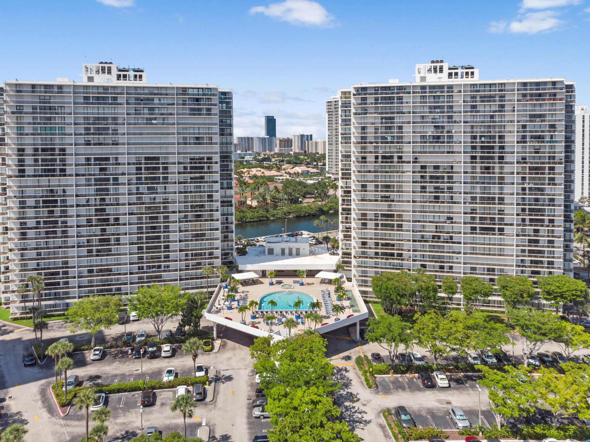 3701 N Country Club Drive, Unit 404, Aventura, FL 33180 Photo