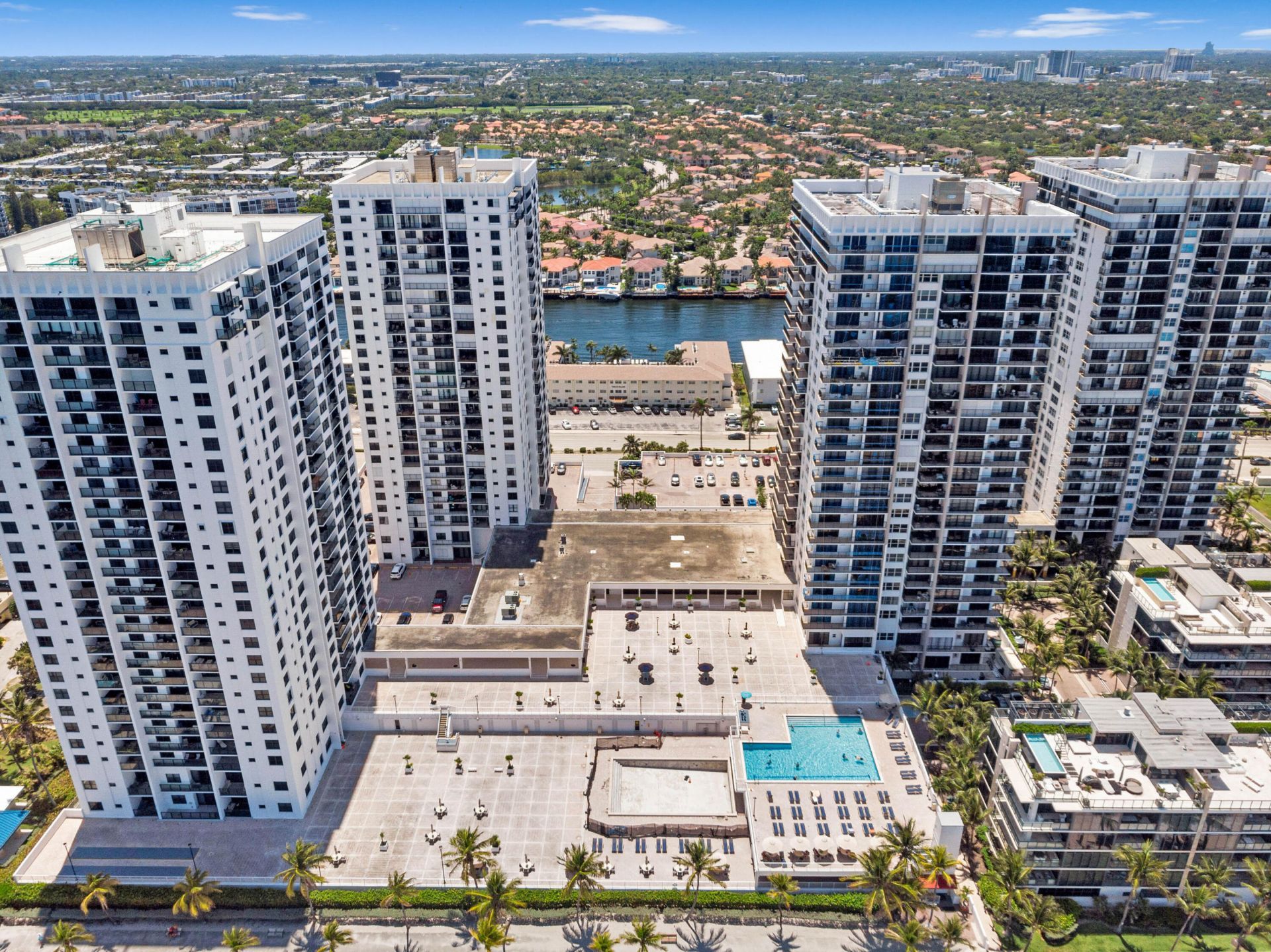 3701 N Country Club Drive, Unit 404, Aventura, FL 33180 Photo