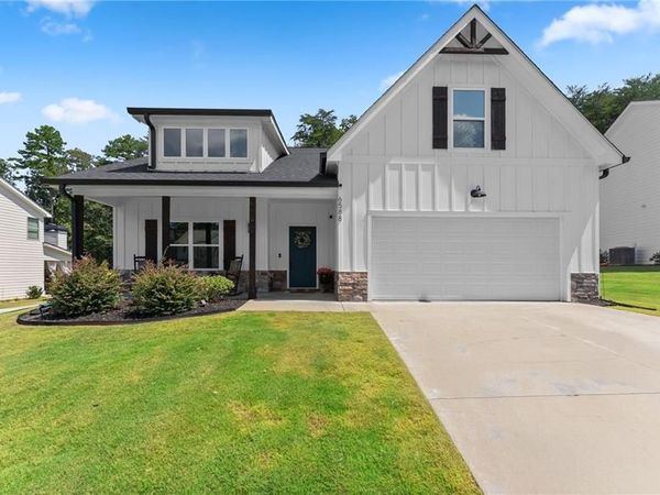 6588 River Station Drive, Lula, GA 30554