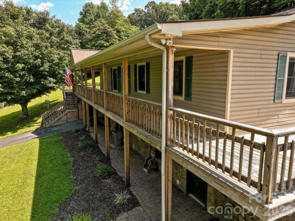 299 Mcdowell Lane , Burnsville, NC 28714