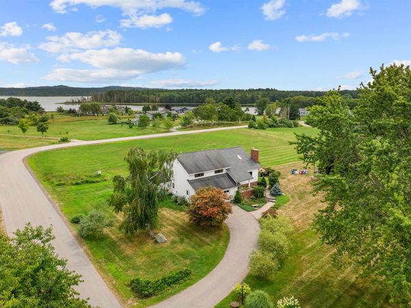 2 moody point Drive, Newmarket, NH 03857
