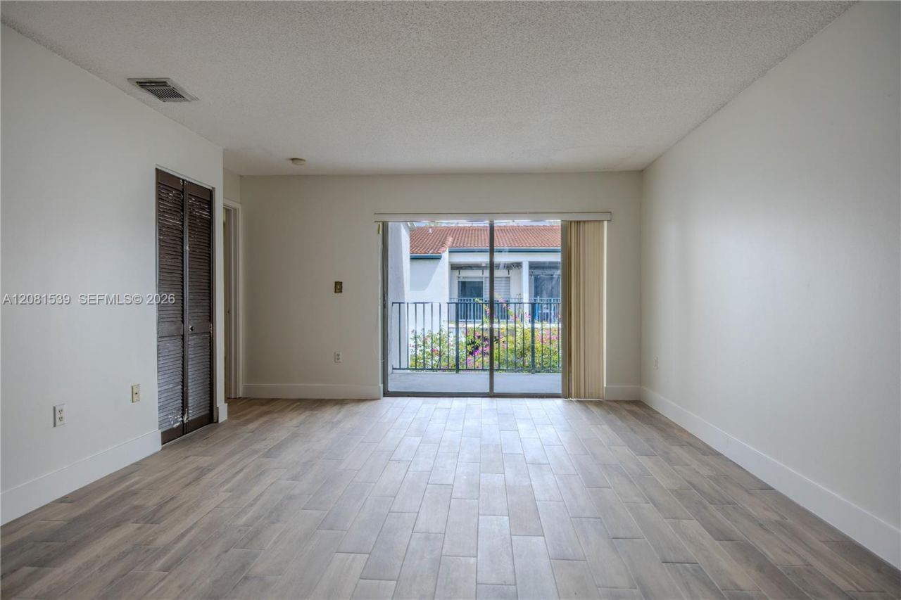 12527 NW 11th Ln , Unit 204, Miami, FL 33182 Photo