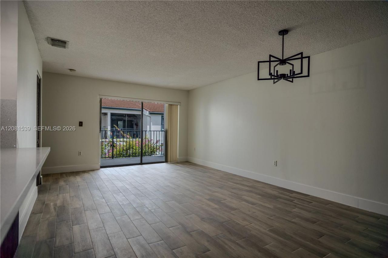 12527 NW 11th Ln , Unit 204, Miami, FL 33182 Photo