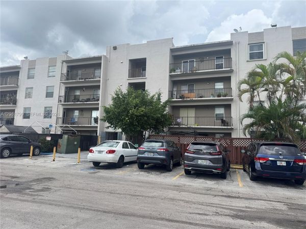 5755 W 20th Ave , Unit 201, Hialeah, FL 33012