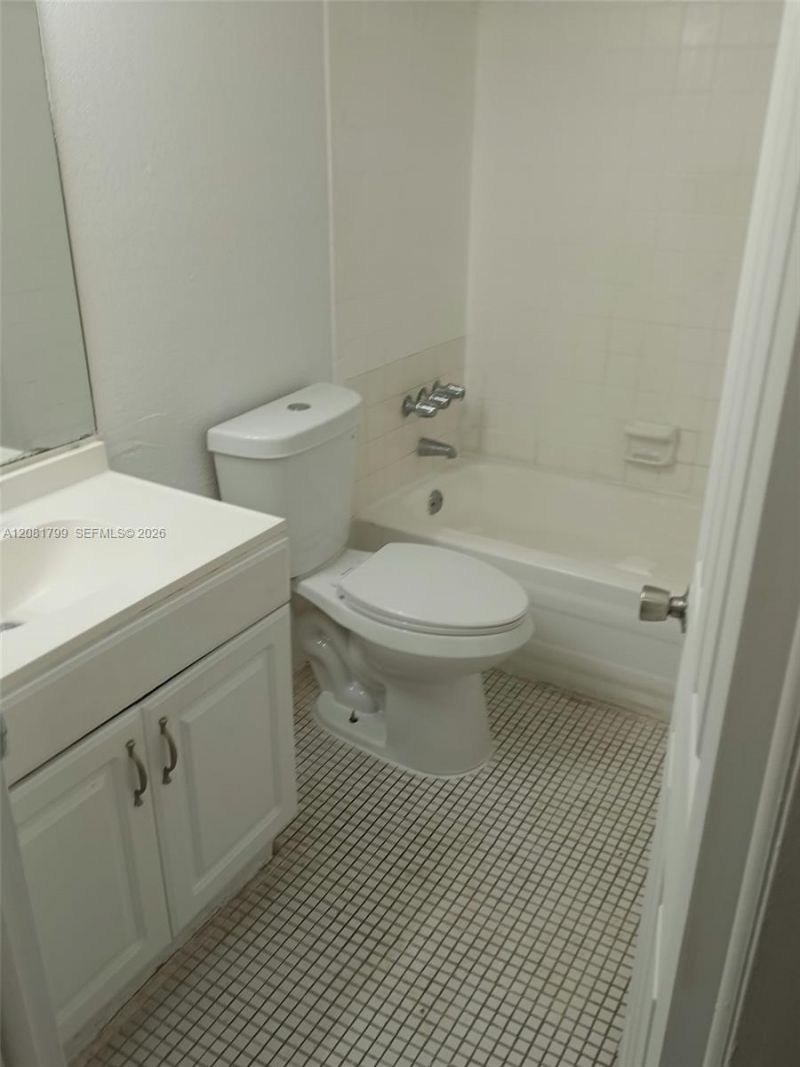 5755 W 20th Ave, Unit 201, Hialeah, FL 33012 Photo