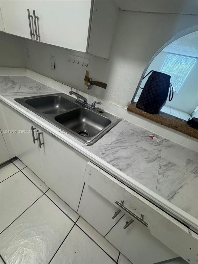 5755 W 20th Ave, Unit 201, Hialeah, FL 33012 Photo