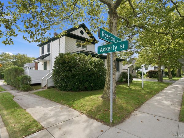 1228 Roanoke Avenue , Riverhead, NY 11901