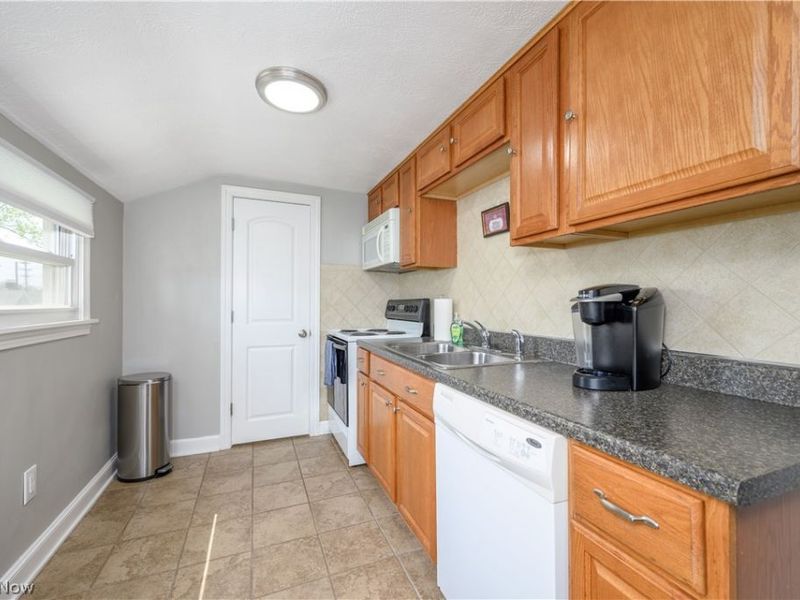 1718 - 1720 Newberry Street , Cuyahoga Falls, OH 44221 Photo 11