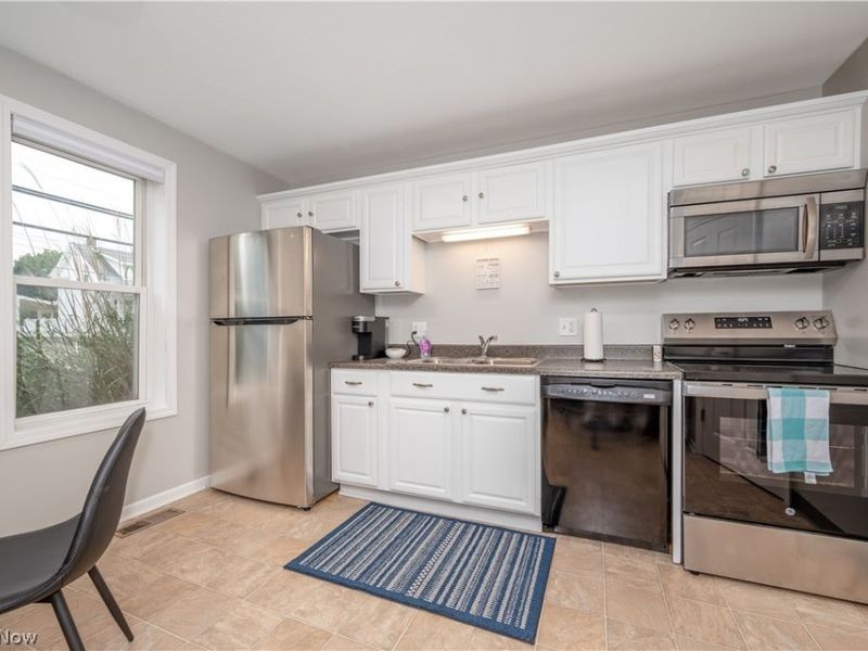 1718 - 1720 Newberry Street , Cuyahoga Falls, OH 44221 Photo 23