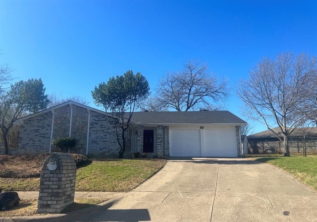 3012 Barrington Court, Arlington, TX 76014 Main Photo