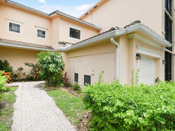 2916 TUSCANY Court, Unit 104, Palm Beach Gardens, FL 33410