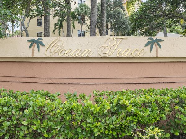 800 Uno Lago Drive, Unit 204, Juno Beach, FL 33408