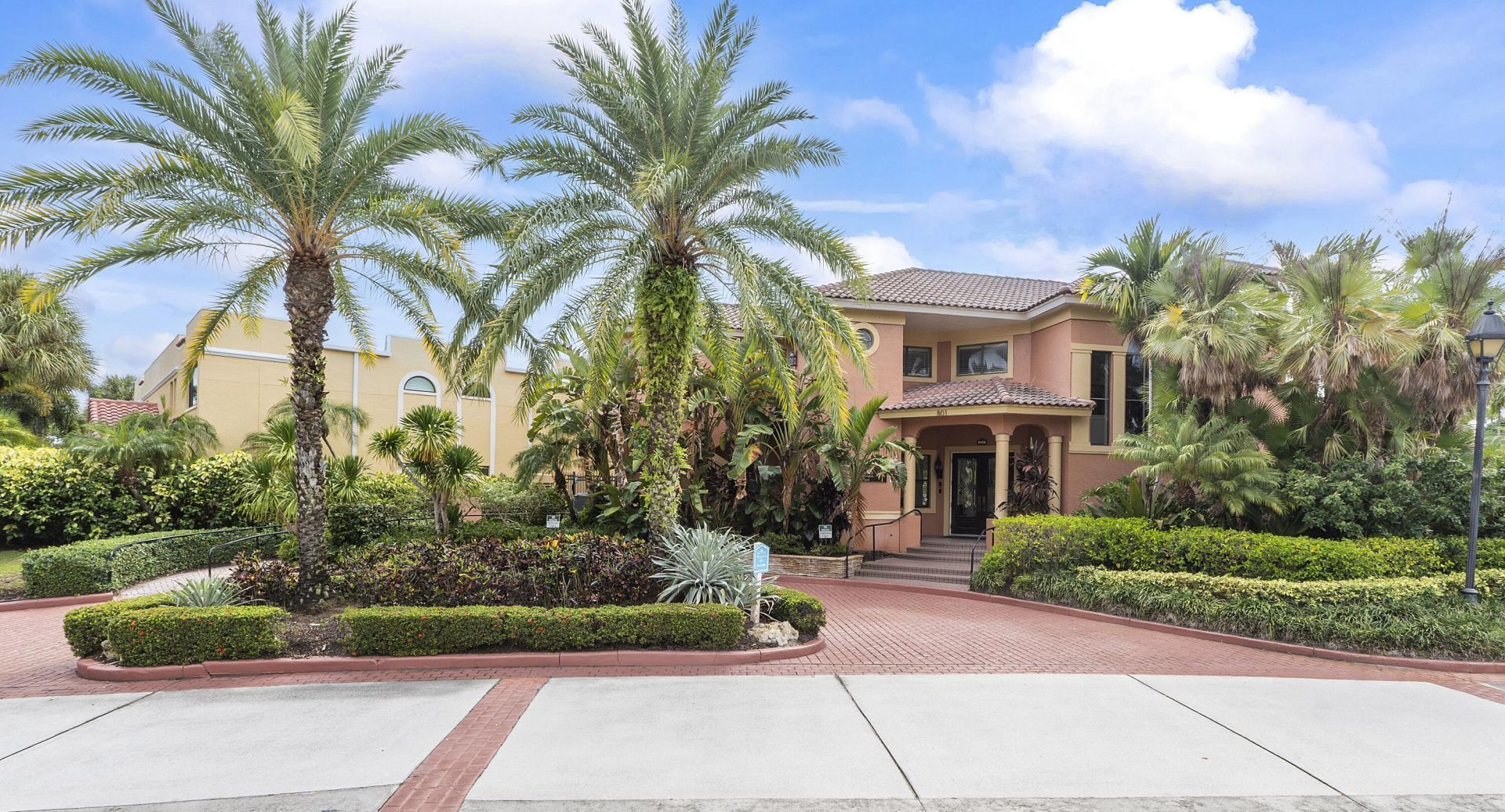 800 Uno Lago Drive, Unit 204, Juno Beach, FL 33408 Photo