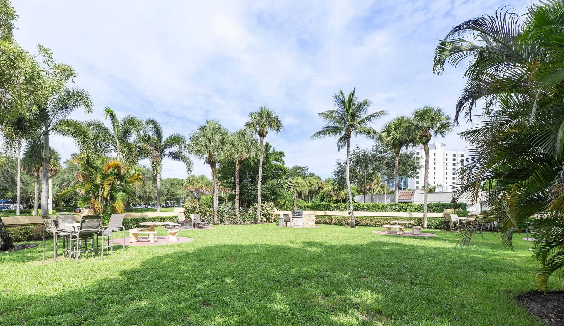 800 Uno Lago Drive, Unit 204, Juno Beach, FL 33408 Photo