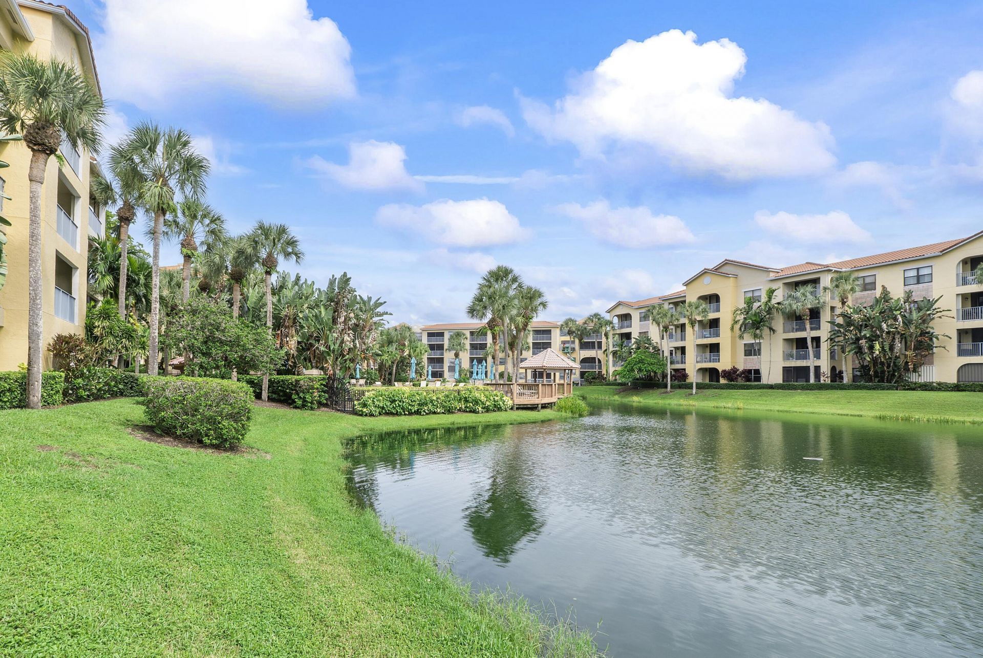 800 Uno Lago Drive, Unit 204, Juno Beach, FL 33408 Photo