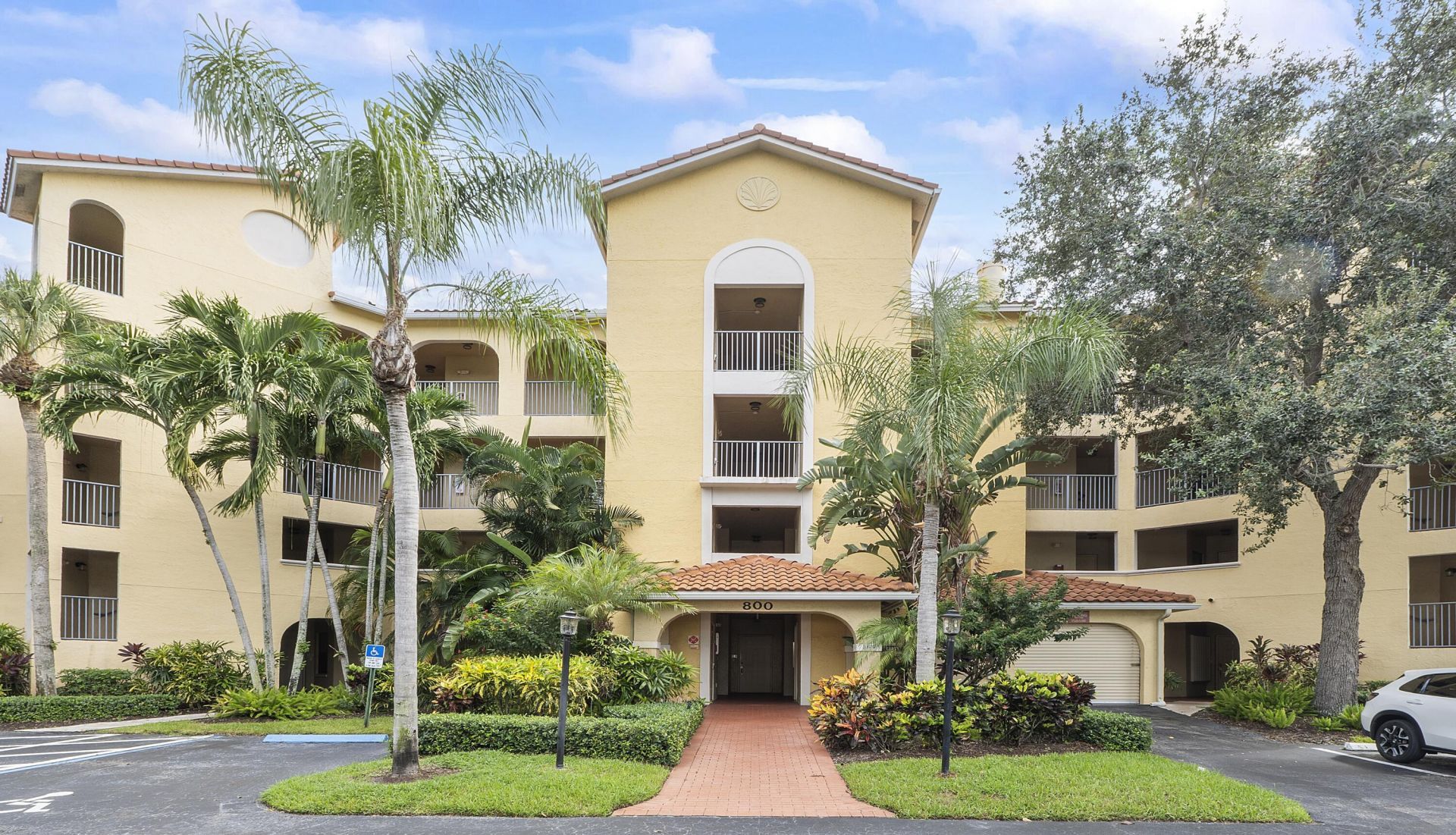 800 Uno Lago Drive, Unit 204, Juno Beach, FL 33408 Photo