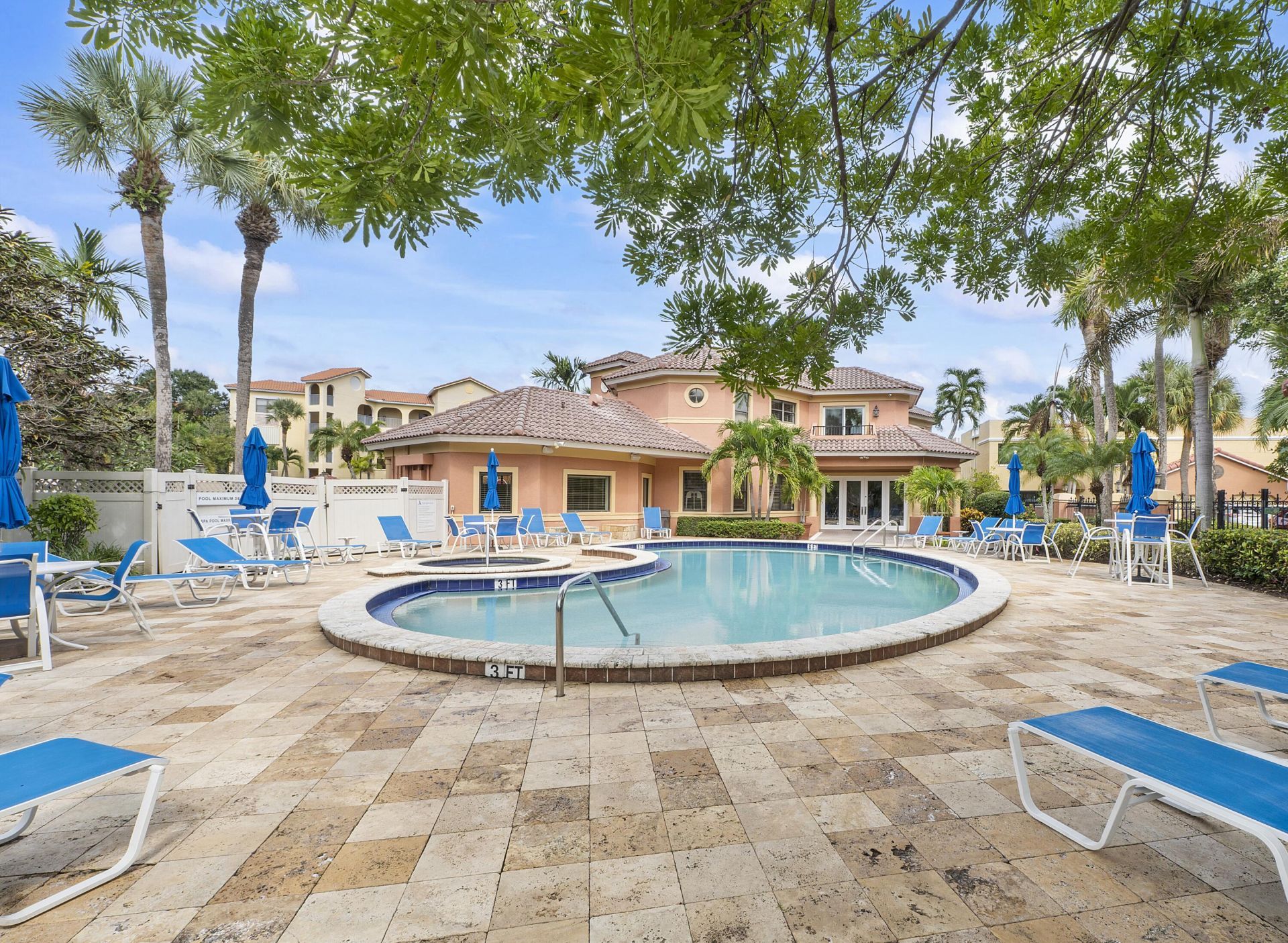 800 Uno Lago Drive, Unit 204, Juno Beach, FL 33408 Photo
