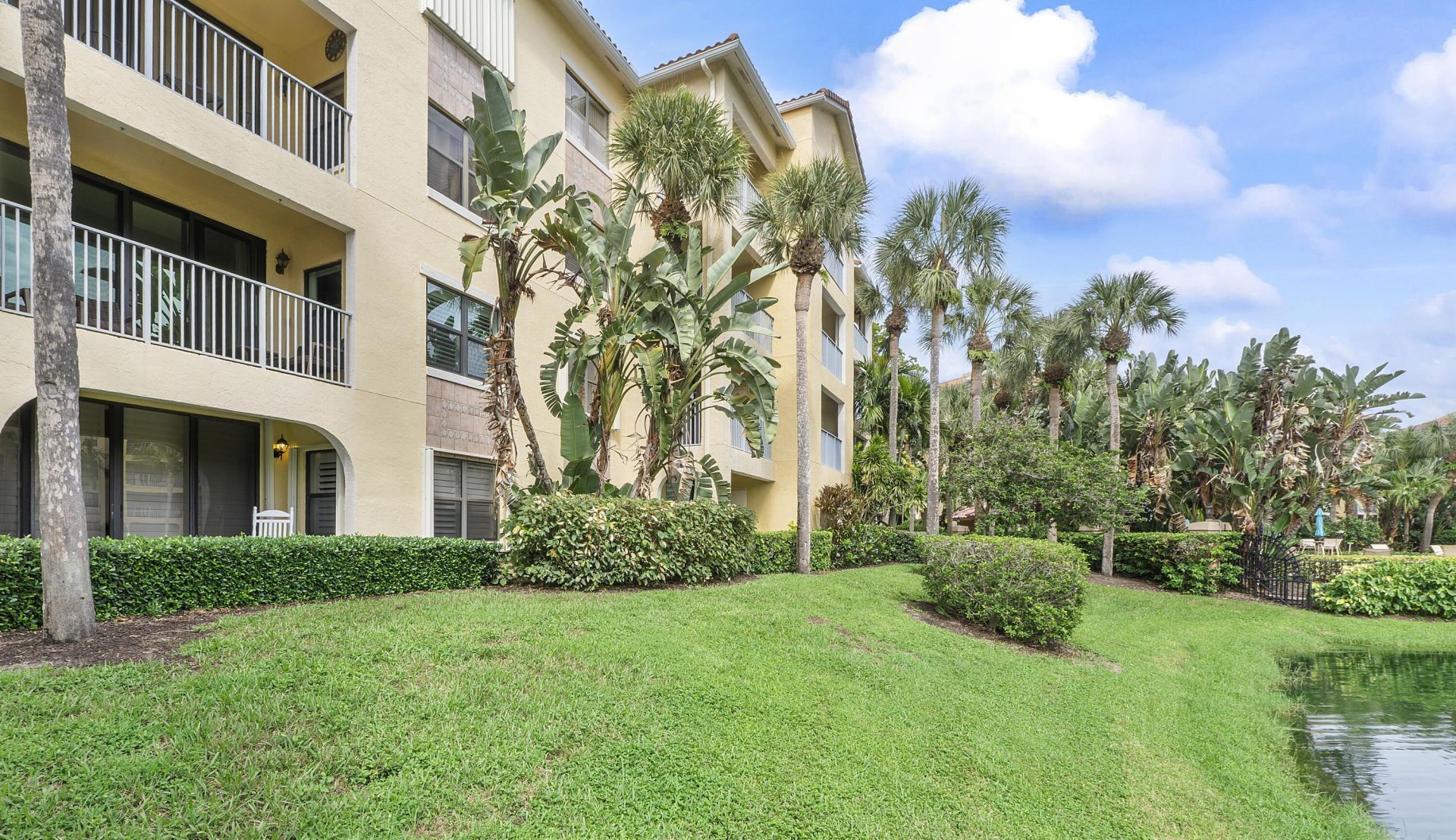 800 Uno Lago Drive, Unit 204, Juno Beach, FL 33408 Photo