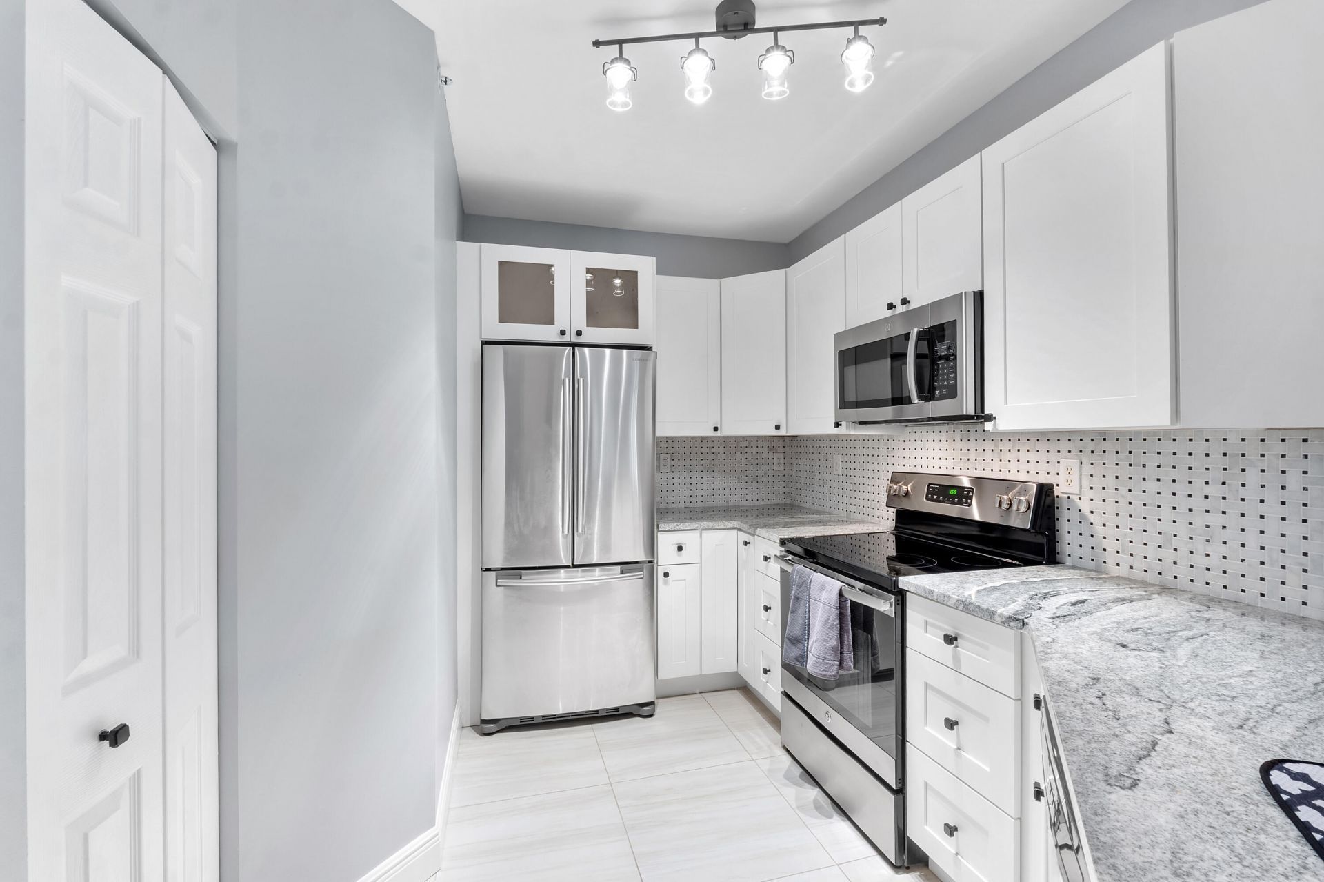 800 Uno Lago Drive, Unit 204, Juno Beach, FL 33408 Photo