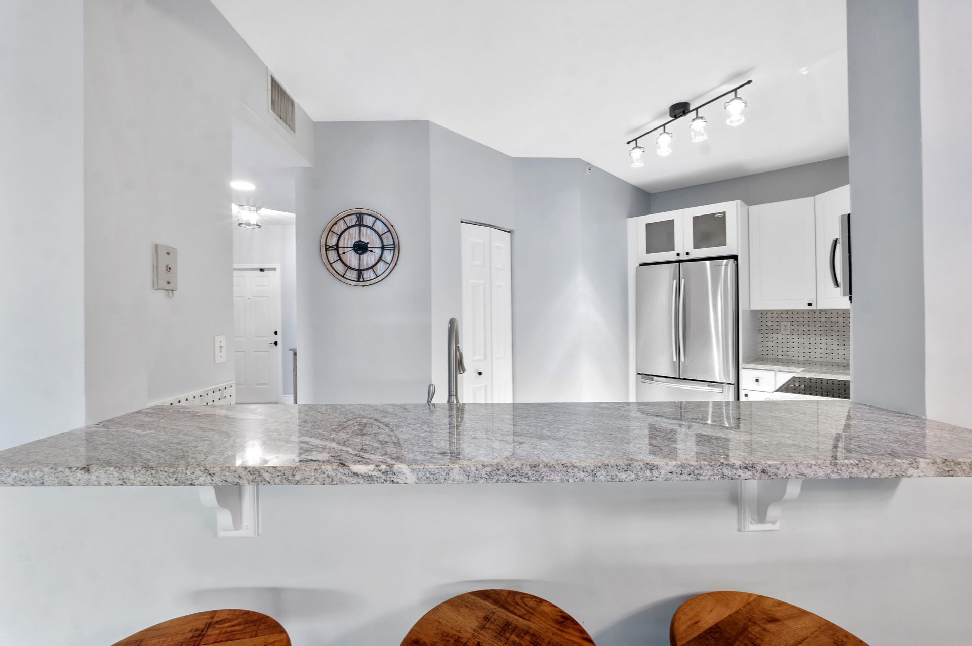 800 Uno Lago Drive, Unit 204, Juno Beach, FL 33408 Photo