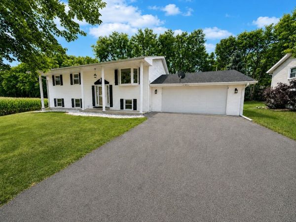 437 E 11th Street , Pecatonica, IL 61063