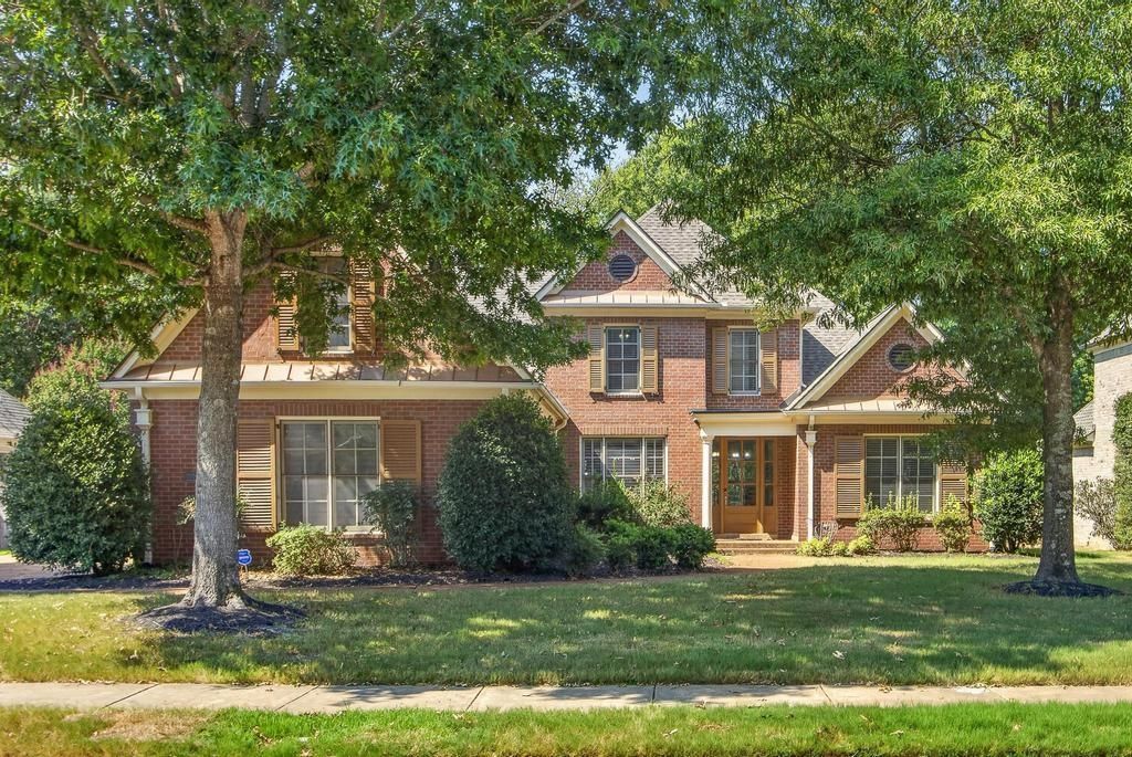1854 ALMADALE FARMS PKY Collierville, TN 38017