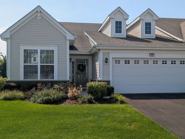 545 N Falls Circle , Pingree Grove, IL 60140
