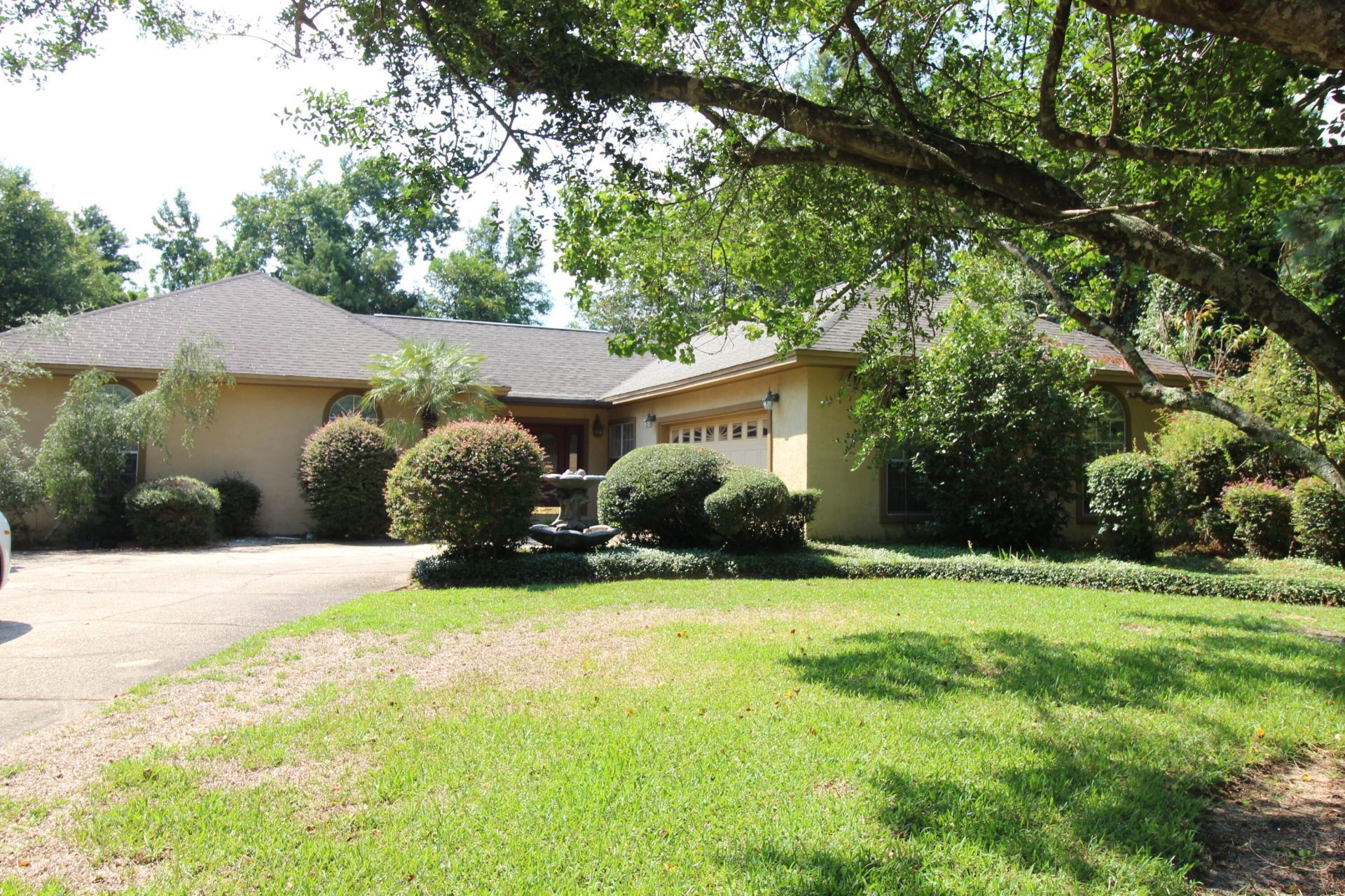 14 Hampton Circle, Niceville, FL 32578 Main Photo
