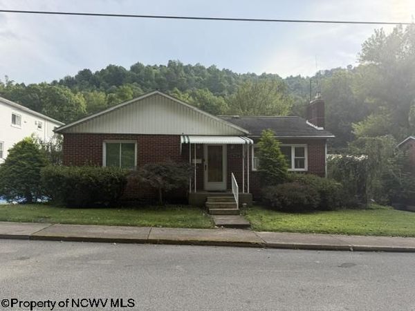 952 S Main Street, Philippi, WV 26416