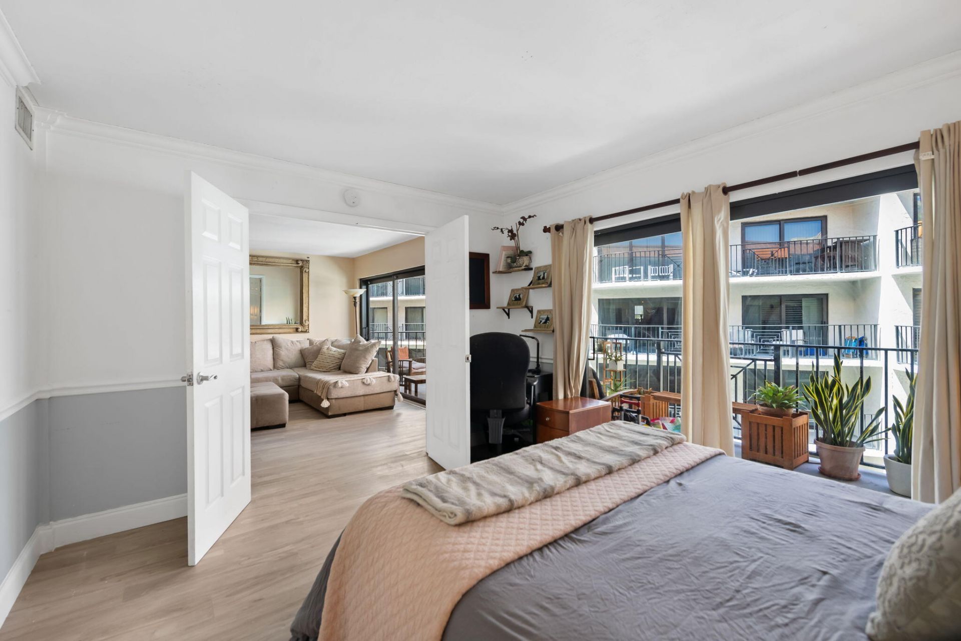 2029 N Ocean Boulevard, Unit 403, Fort Lauderdale, FL 33305 Photo