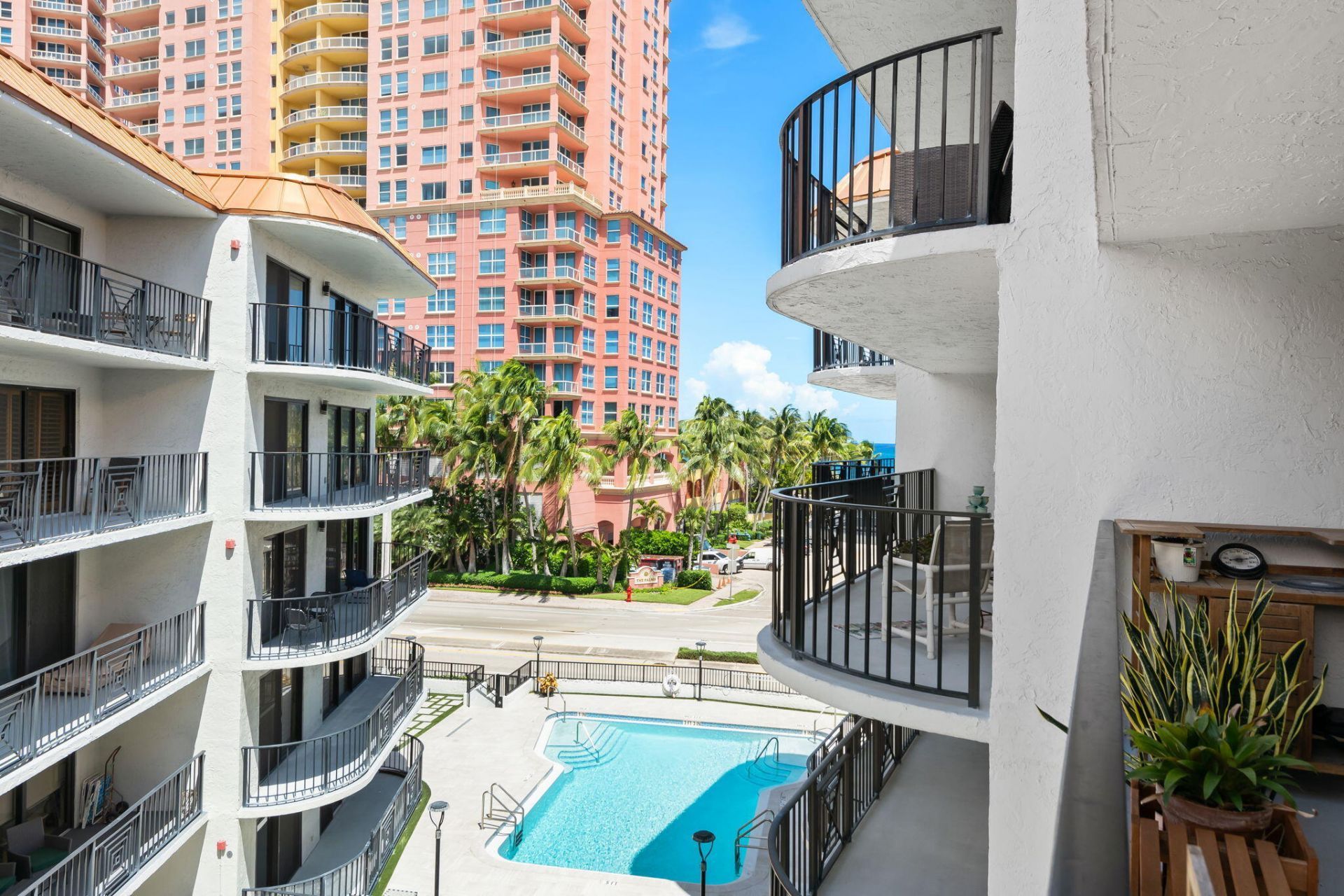 2029 N Ocean Boulevard, Unit 403, Fort Lauderdale, FL 33305 Photo