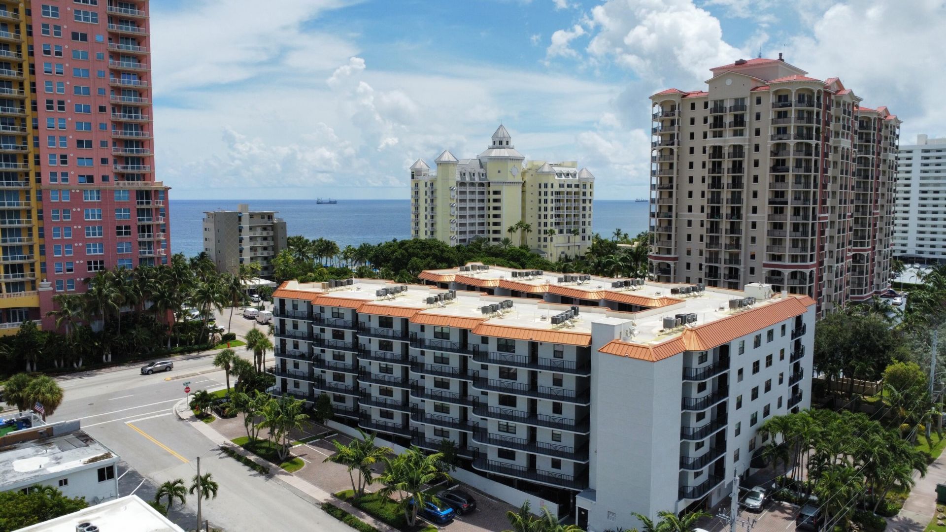 2029 N Ocean Boulevard, Unit 403, Fort Lauderdale, FL 33305 Photo