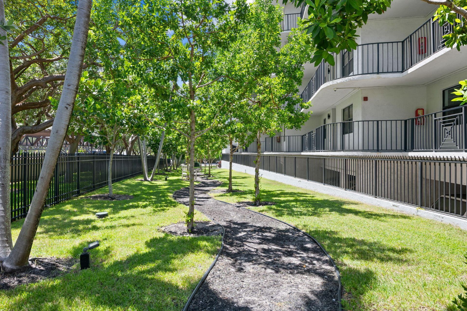 2029 N Ocean Boulevard, Unit 403, Fort Lauderdale, FL 33305 Photo