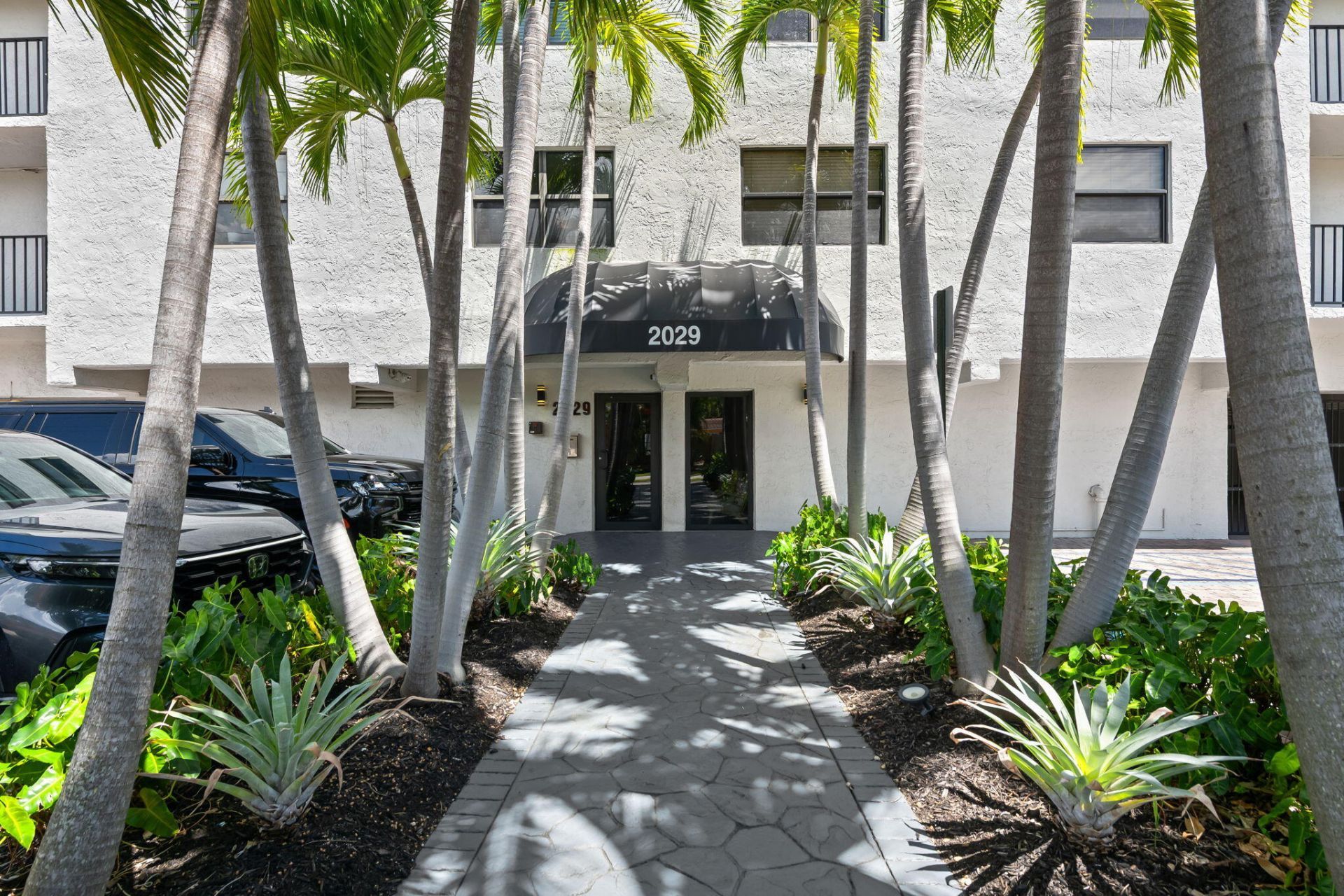 2029 N Ocean Boulevard, Unit 403, Fort Lauderdale, FL 33305 Photo